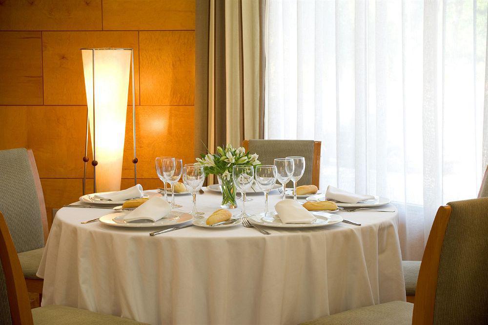 Nh Avenida Jerez Otel Jerez de la Frontera Restoran fotoğraf